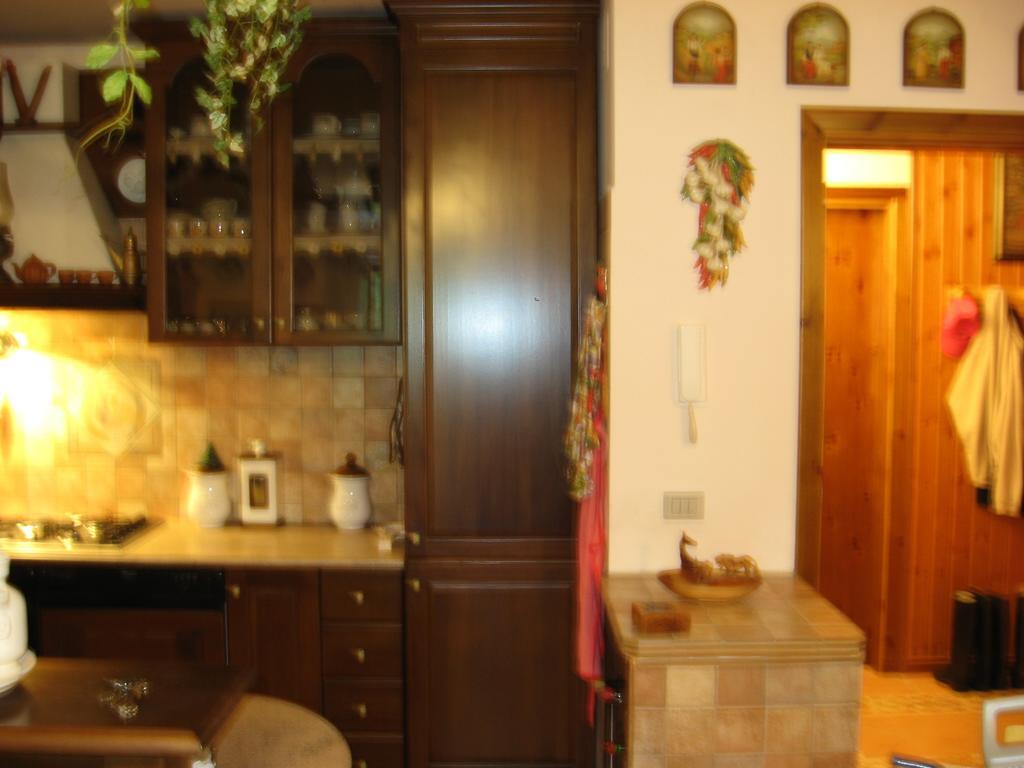 Le Tre Rose Montagna Apartment Camigliatello Silano Bilik gambar